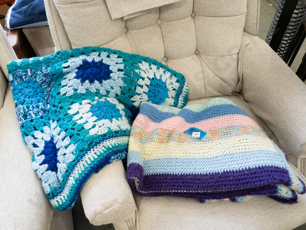 2x crochet blankets Image 1++
