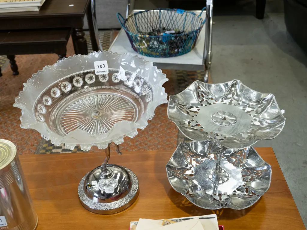 2 tier chrome cake plate, comport H250 Image 1++