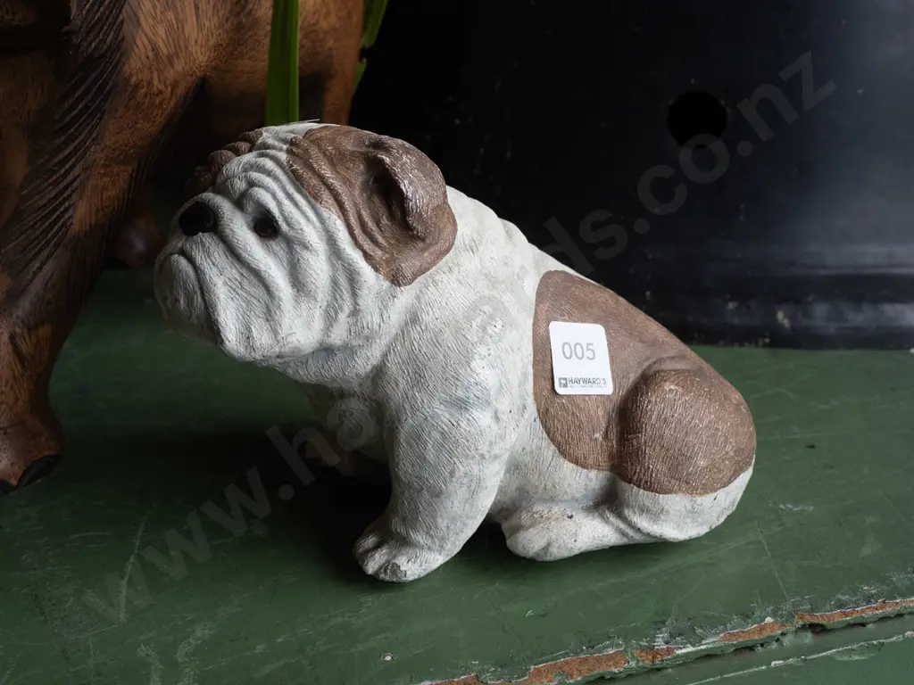 cast concrete garden ornament - bulldog L200 Image 1++