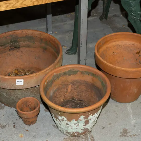 4x terracotta planters - small