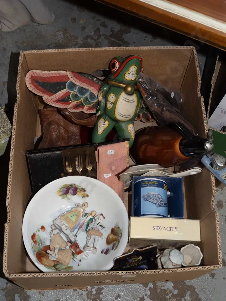 box; figurines, soda syphon etc Image 1++