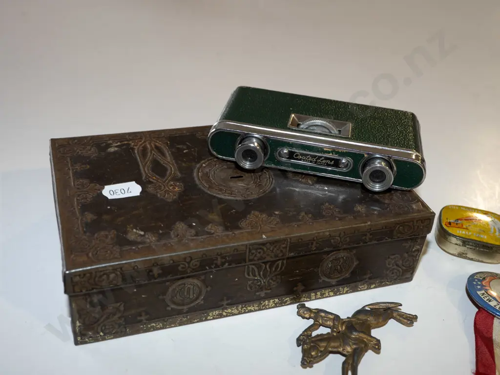 tin; opera glasses, pocket knife, badges etc Image 1++