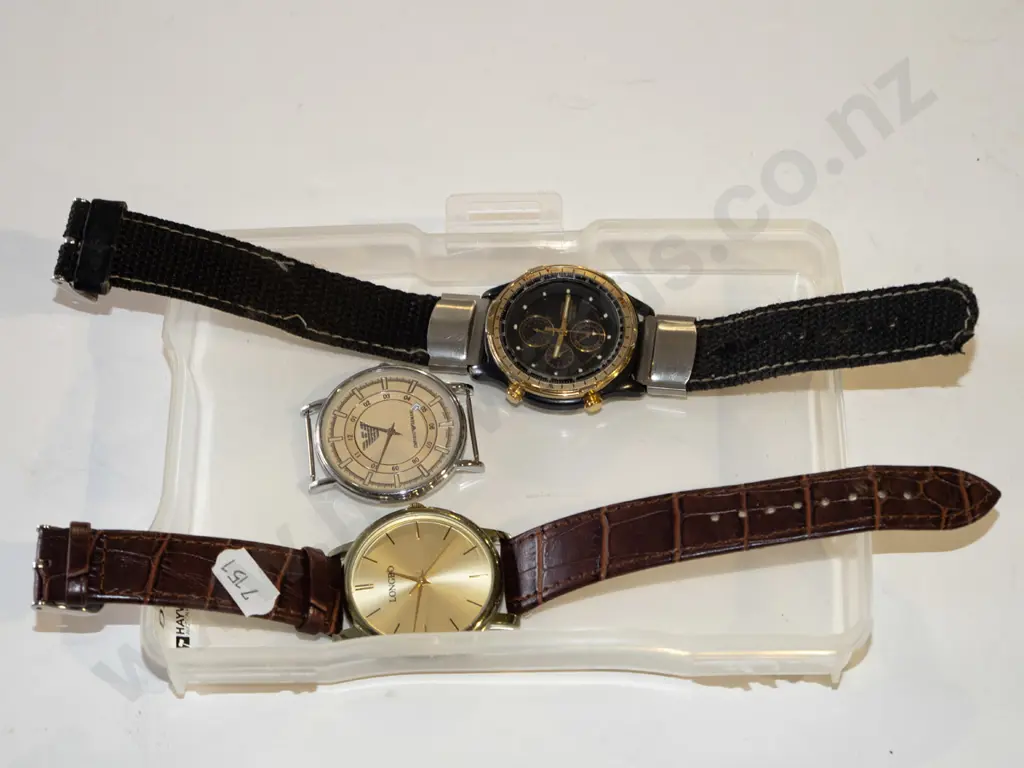 tray; 2x wristwatches, 1x part watch Image 1++