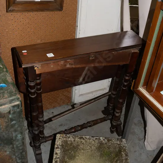 restorer's mahogany gate leg end table