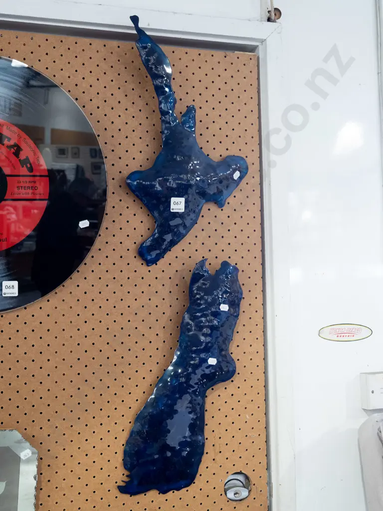 pressed tin and enamel New Zealand wall art Image 1++