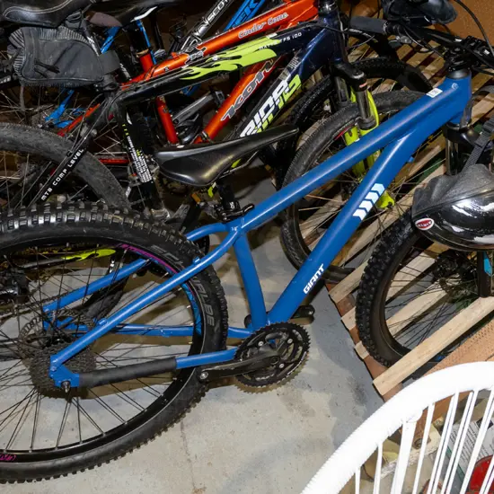 partially restored Giant mountain bike  with box of parts