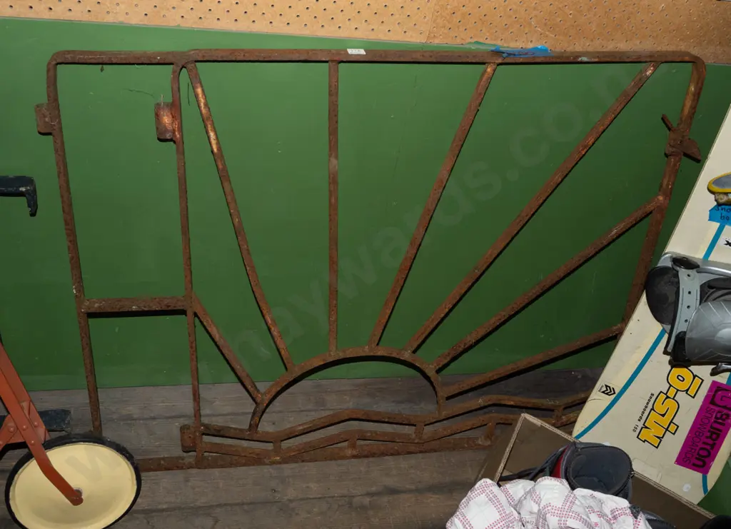 deco sunburst metal garden gate W1050 Image 1++