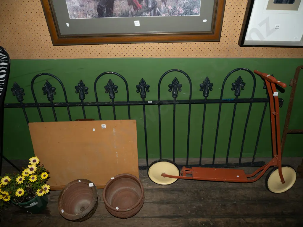 section of cast iron fencing H740 W1730  Image 1++
