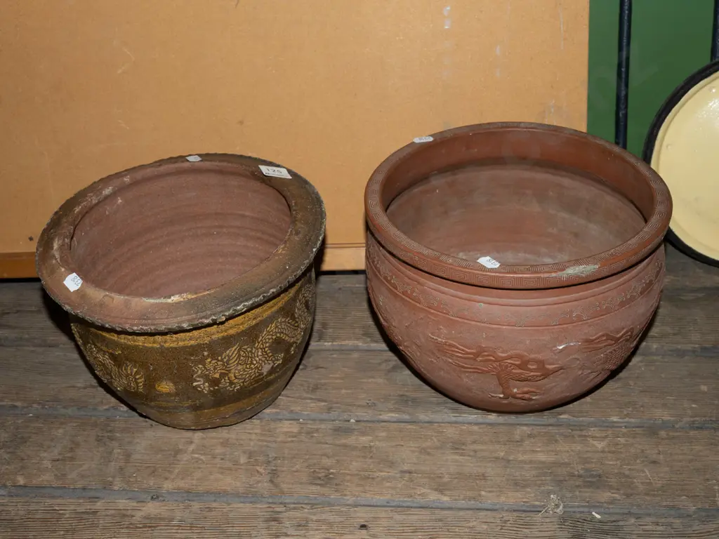 2x garden planters Largest Diam240 Image 1++
