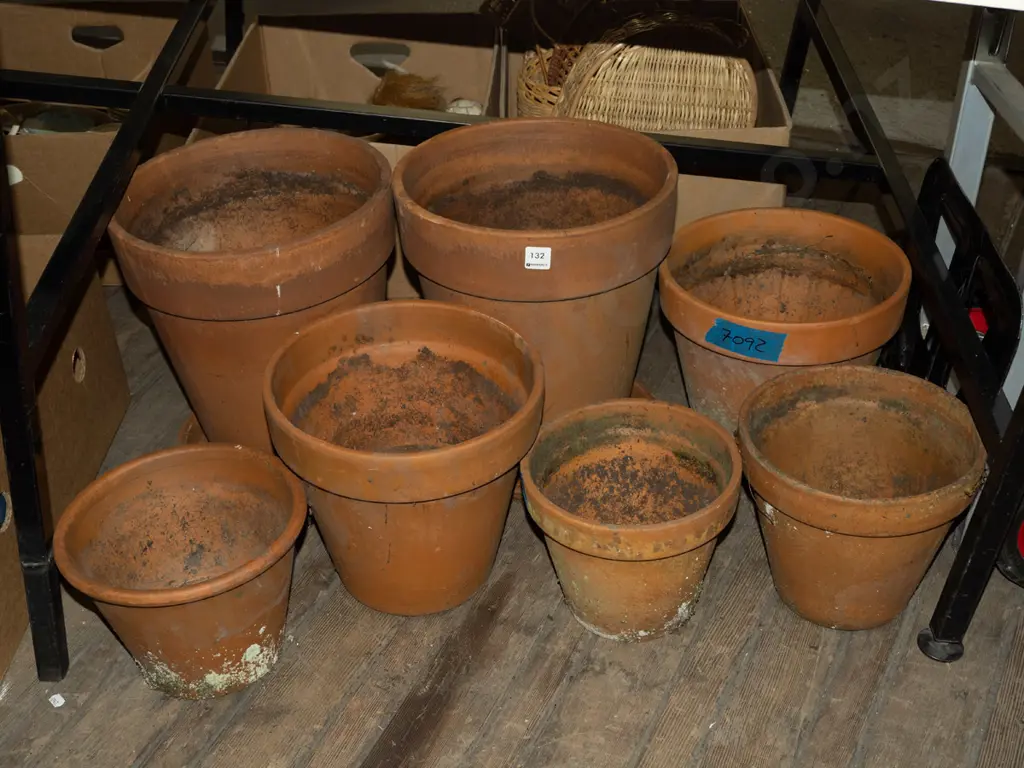 7x terracotta garden planters - small Image 1++