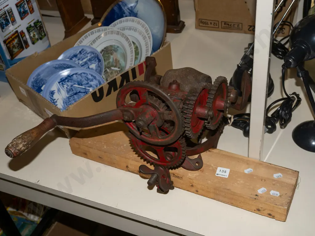 hand crank bench top sharpening stone Image 1++