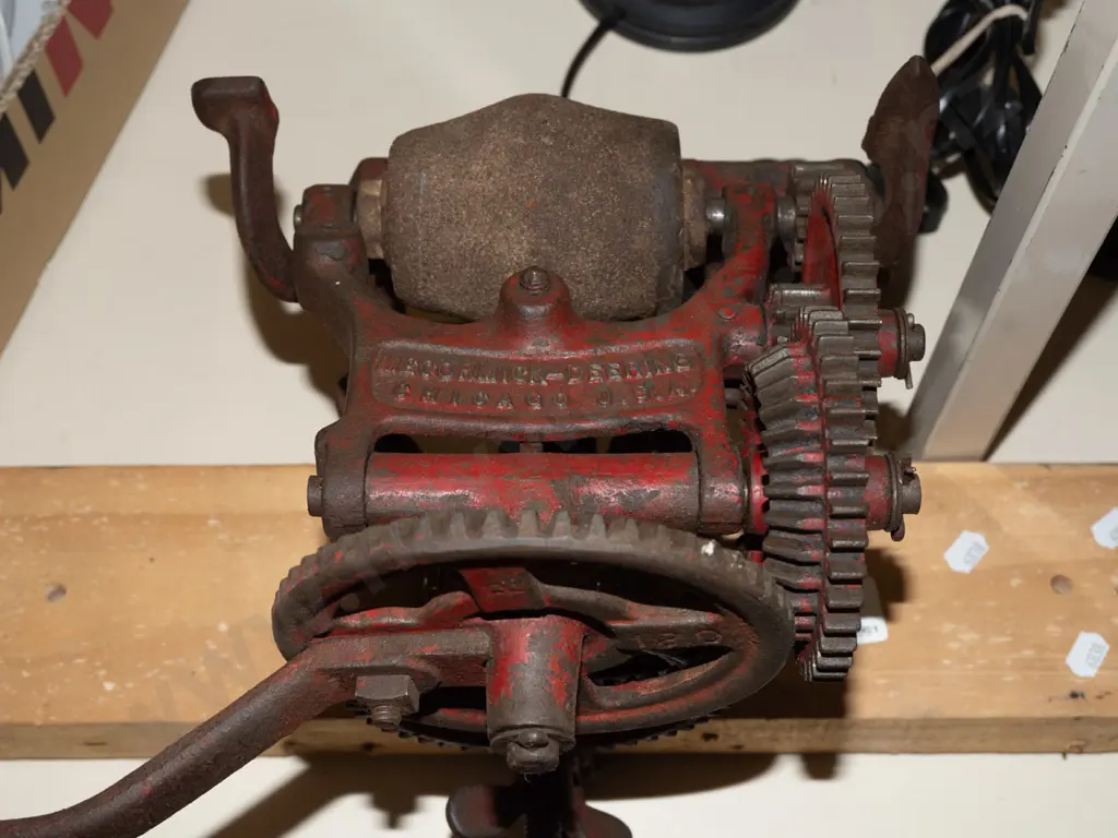 hand crank bench top sharpening stone Image 1++