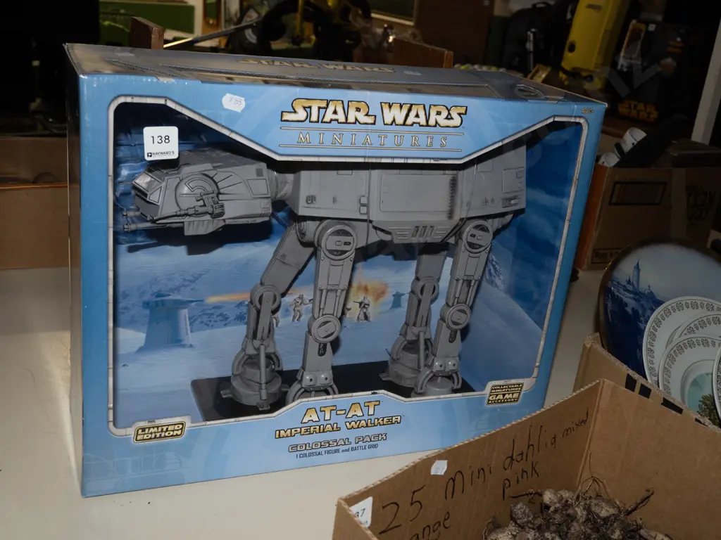 box; Star War AT/AT Imperial Walker H360 Image 1++