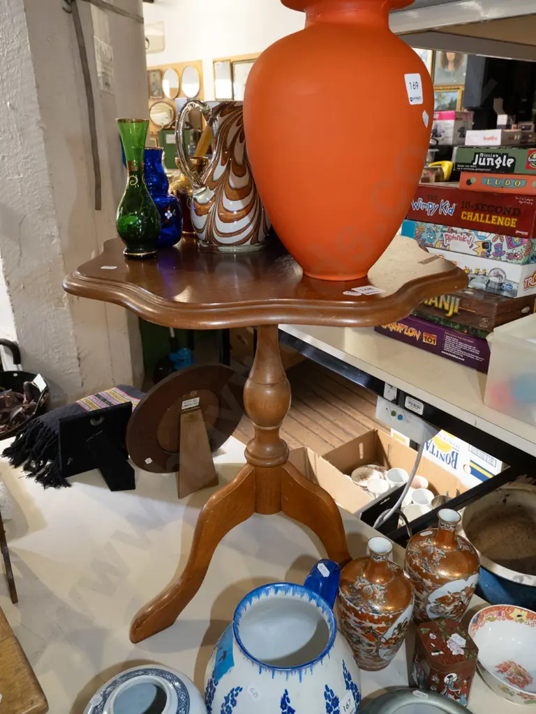veneer wine table Image 1++