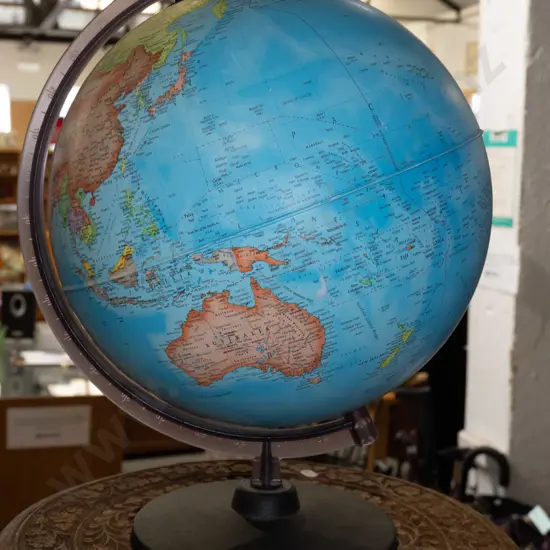 world globe H420