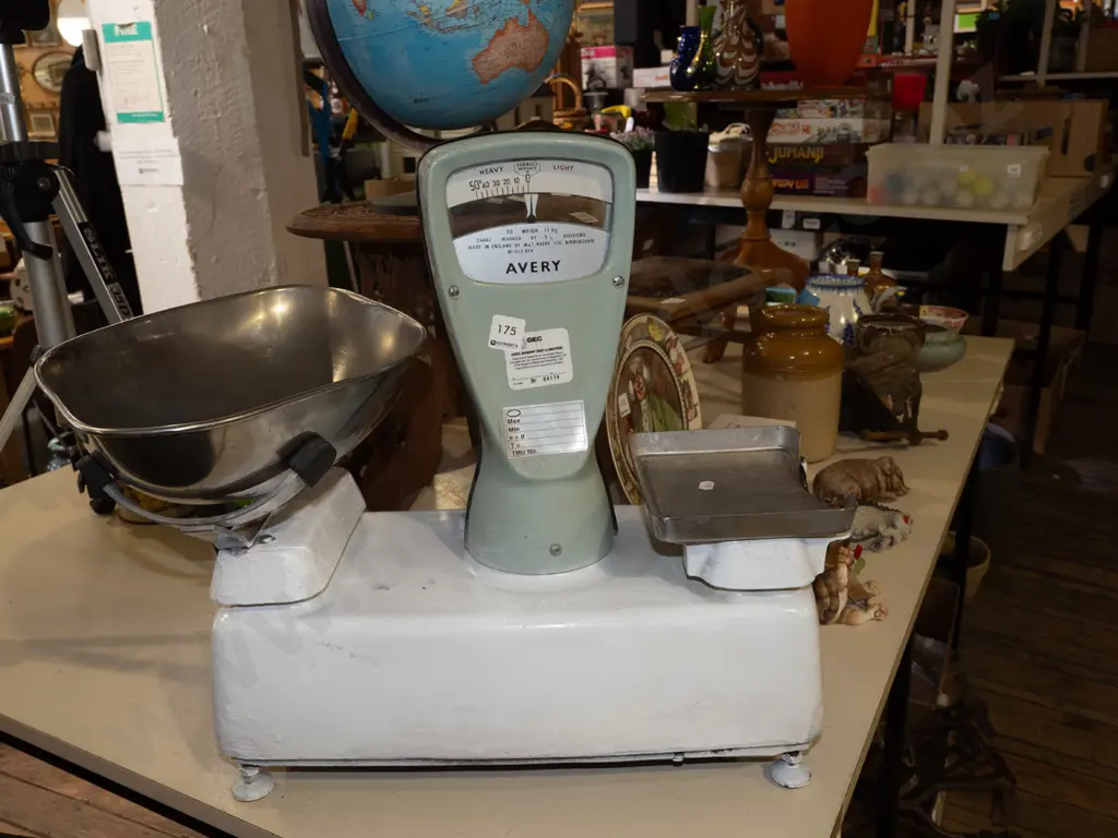 Avery balance scales Image 1++