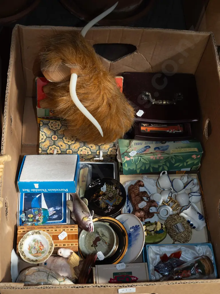 box; cattle ornaments, miniature part tea set, figurines etc Image 1++
