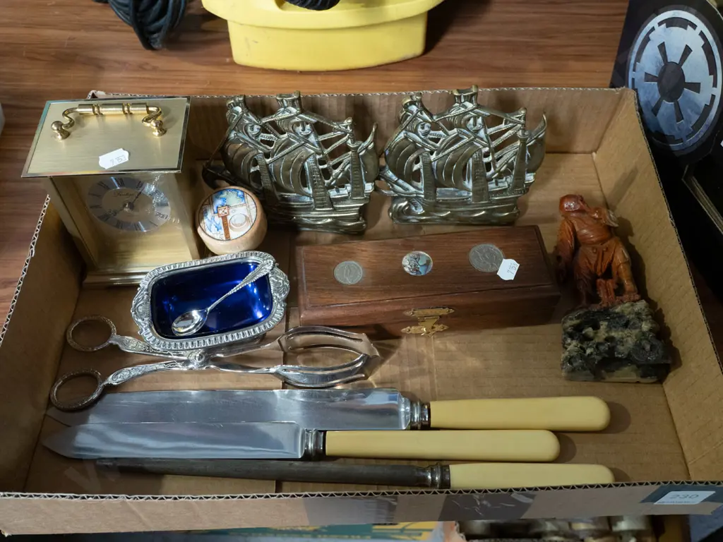 box; brass bookends, carving set, open salt etc Image 1++