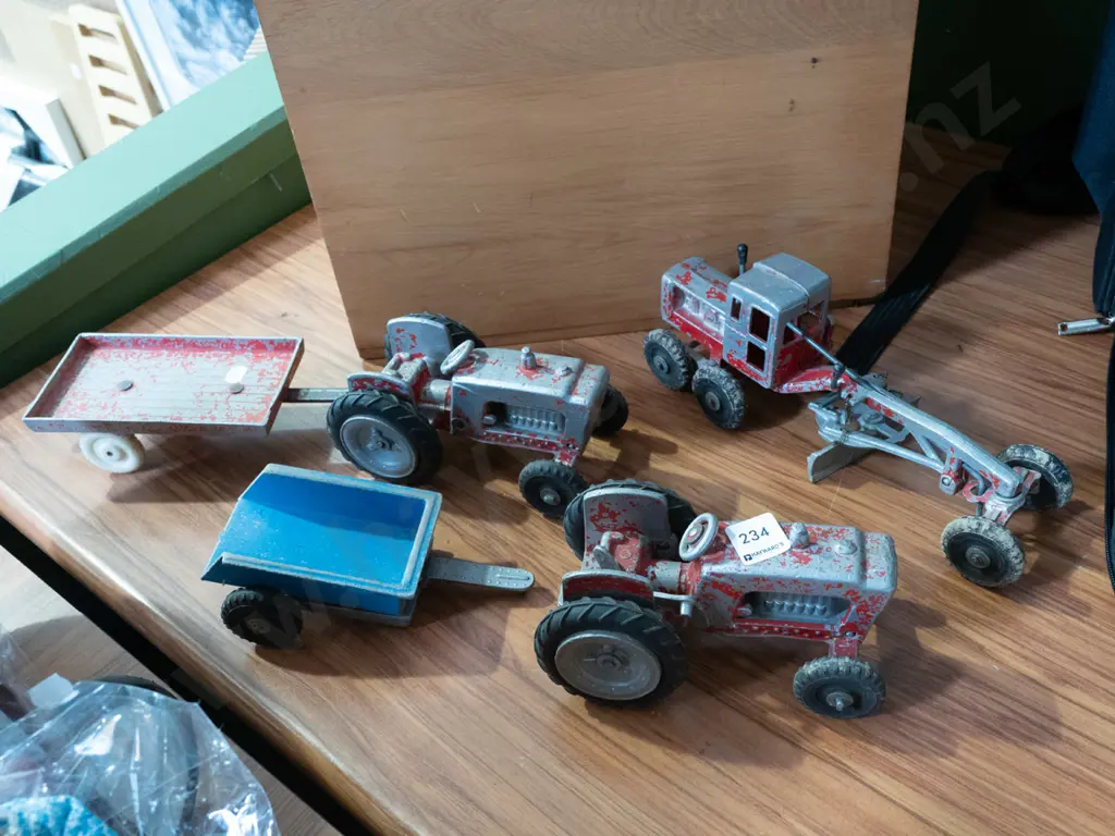 Fun Ho tractors, trailers, grader Image 1++