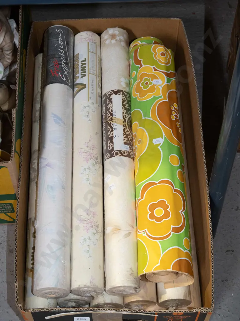 box;  rolls of wallpaper Image 1++