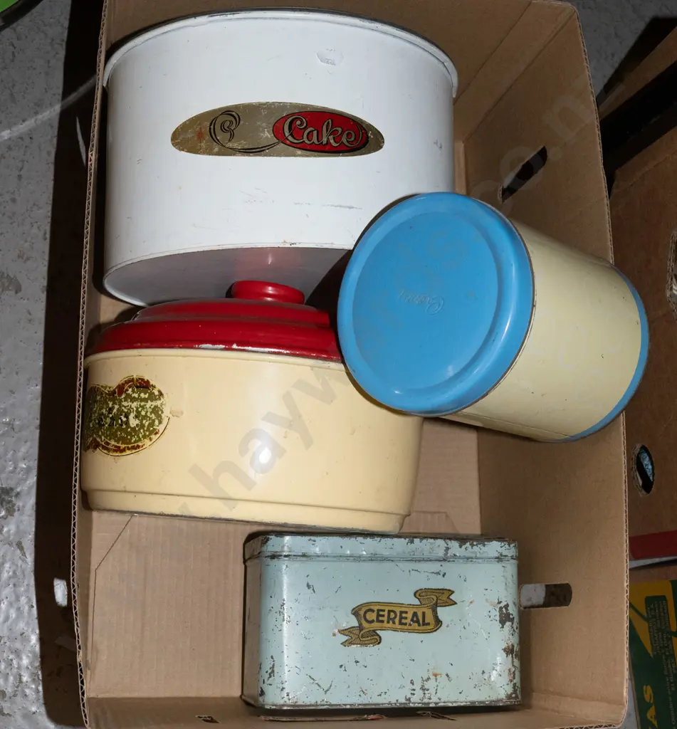 box of vintage tins Image 1++