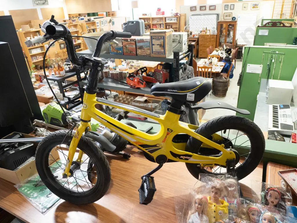 childs bike and trainer wheels Image 1++