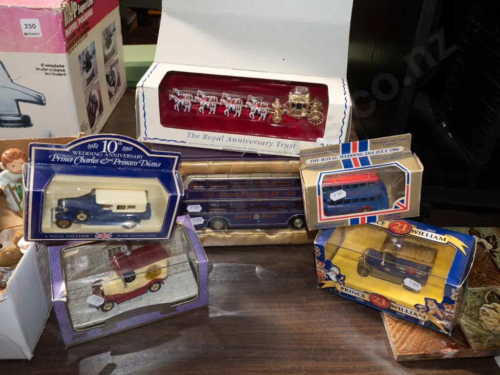 6x boxed vehicles - royal memorabilia including coronation carriage and horses Image 1++