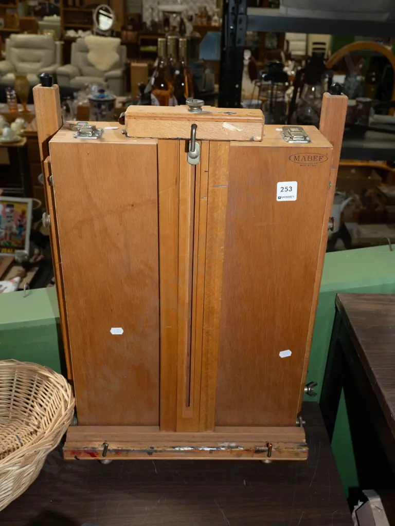 artist's box/easel Image 1++