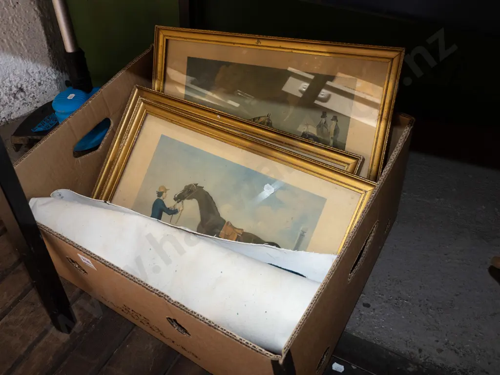 box; horse prints, unframed abstract Image 1++