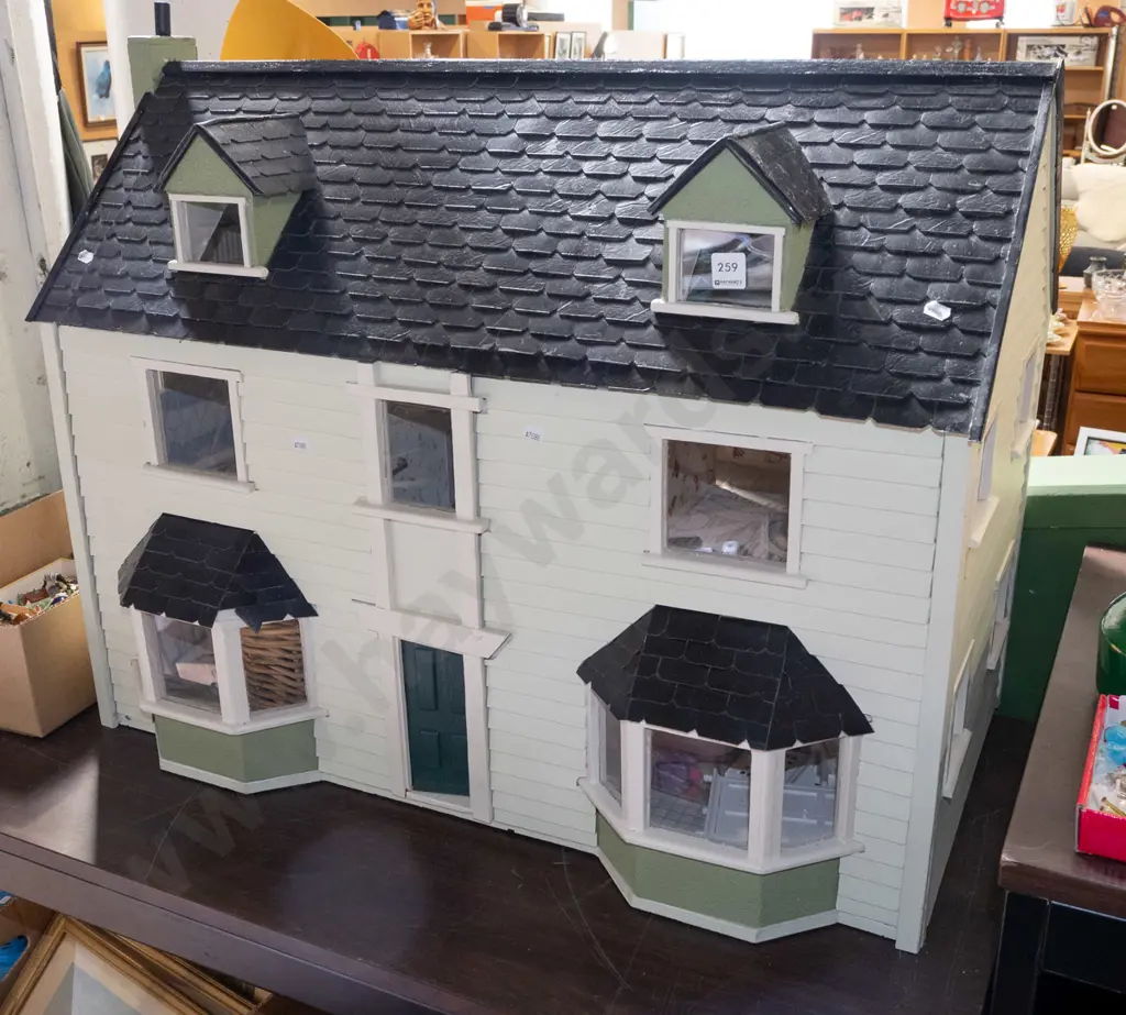 large wooden doll's house and contents H660 W850 D500 Image 1++