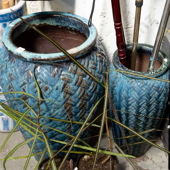 2x glazed patterned planters Tallest H600