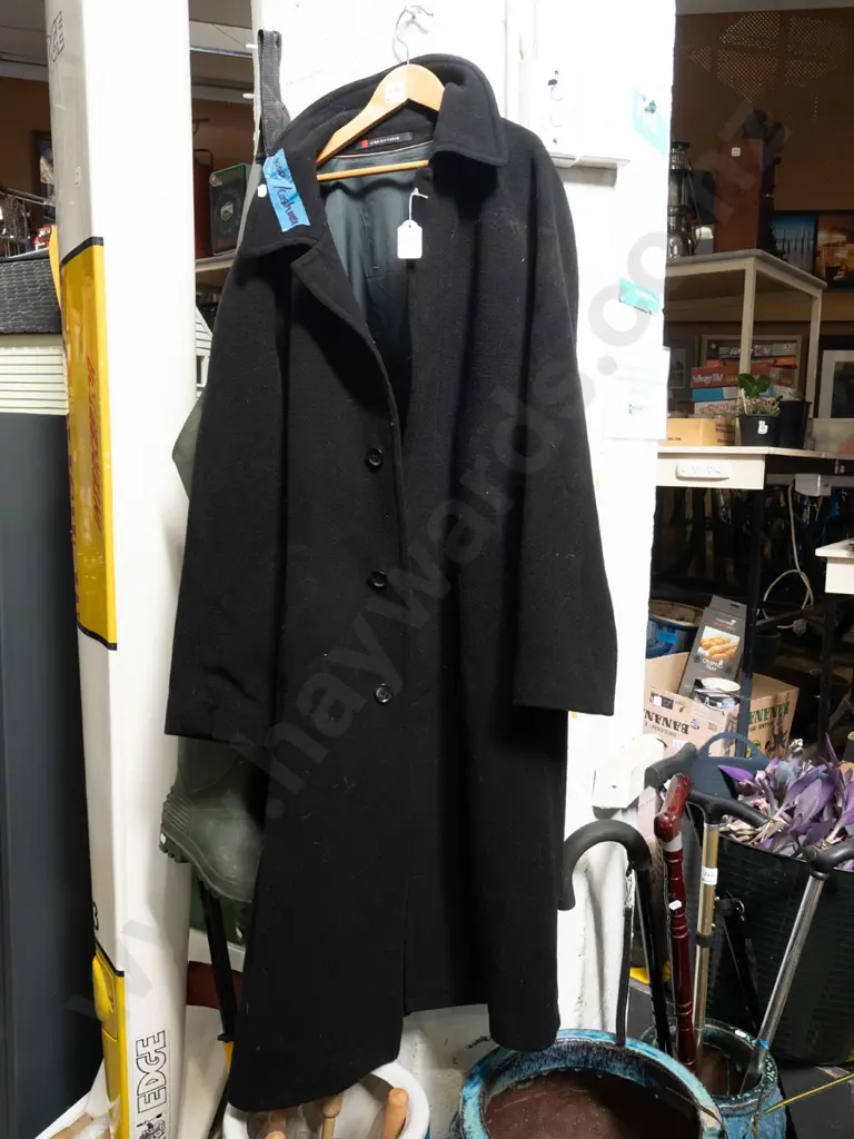 ladies wool/cashmere full length coat Image 1++