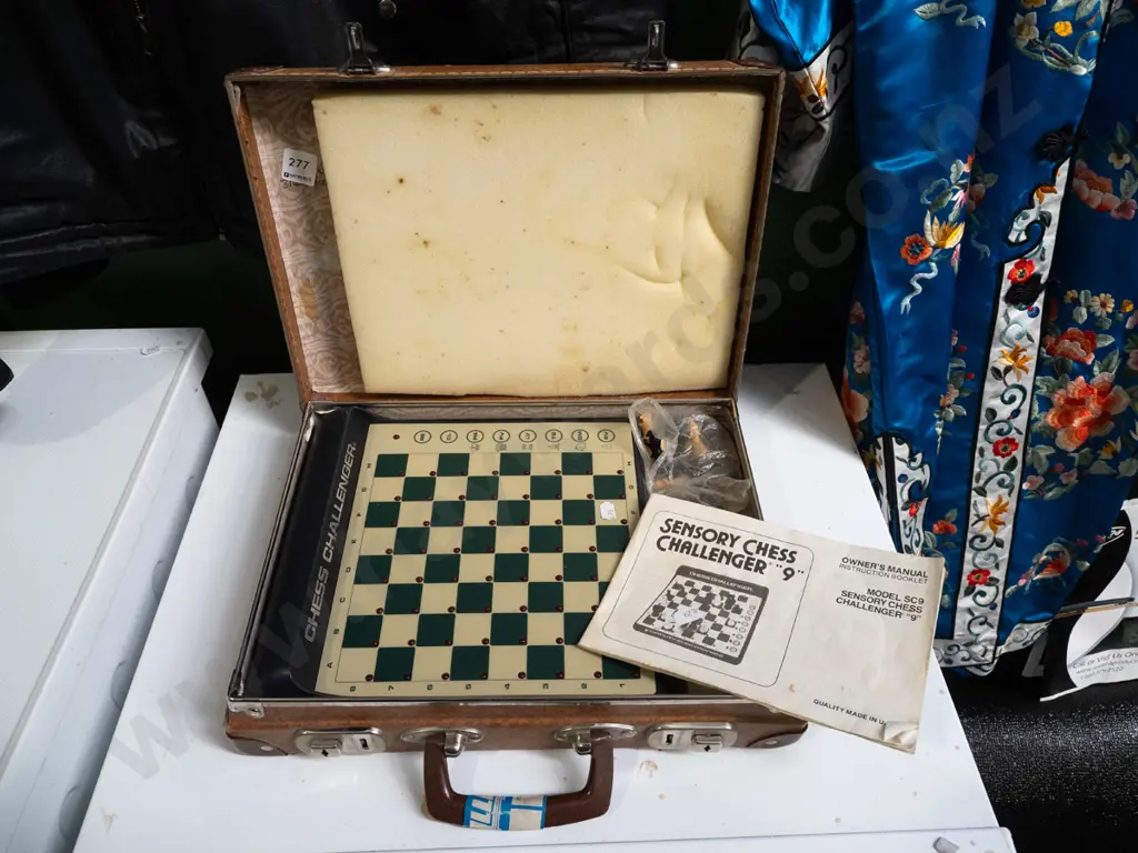 electronic chess board in case Image 1++