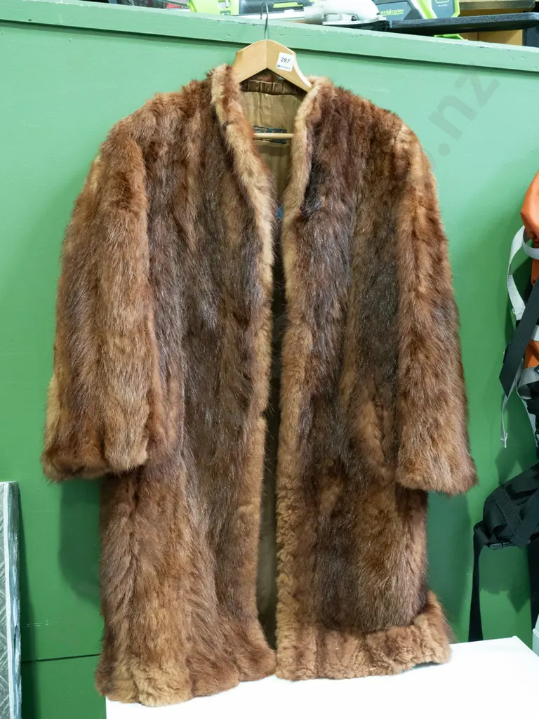 ladies fur coat Image 1++