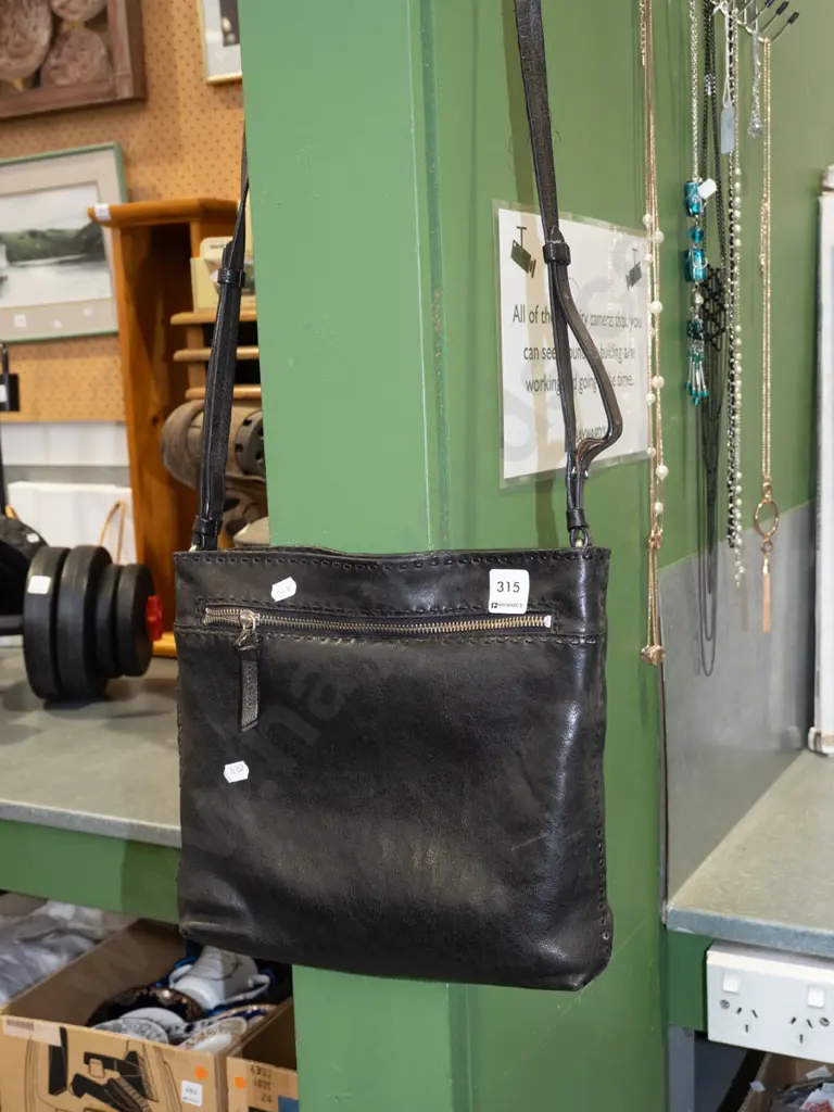 leather hand bag Image 1++
