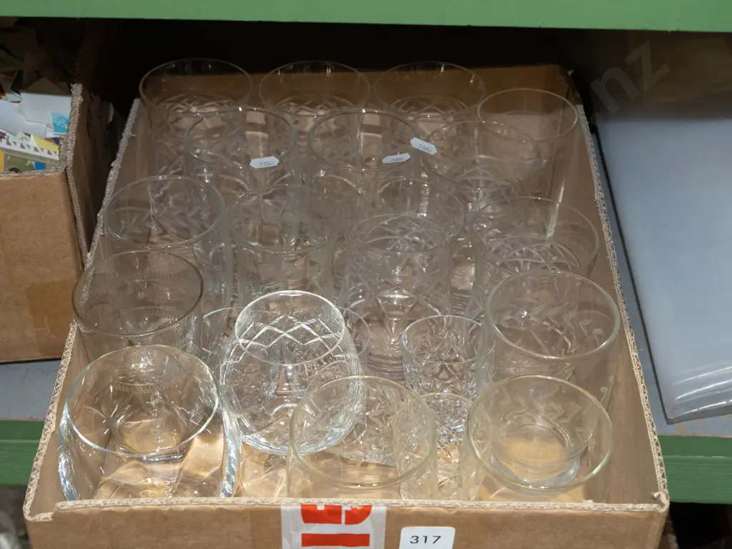box; cut crystal glasses Image 1++