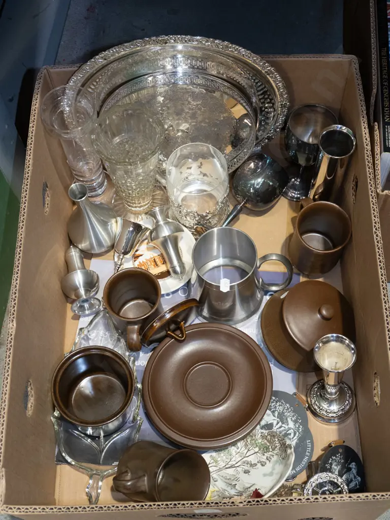 box; plated ware, Temuka cups, glass ware etc Image 1++