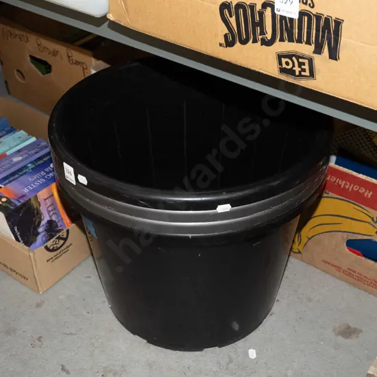 4x large plastic planters
