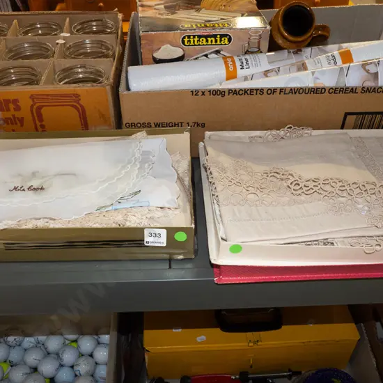 2x boxes of linen