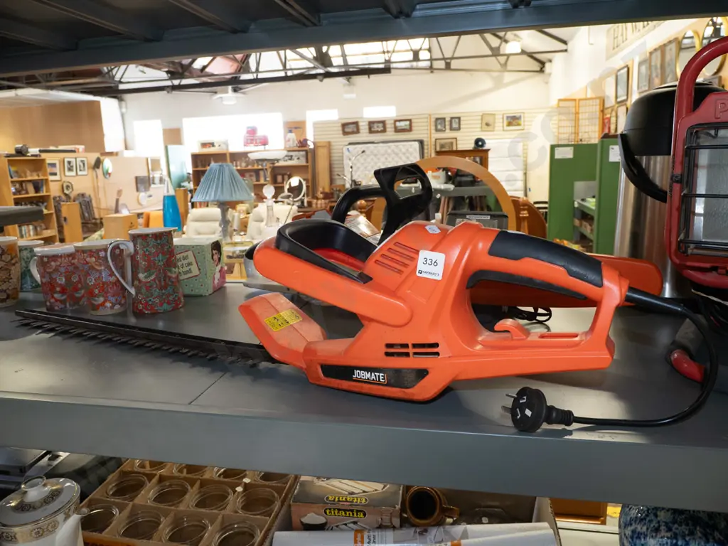 Jobmate electric hedge trimmers Image 1++