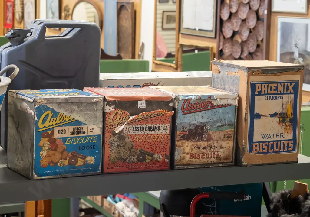 4x vintage biscuit tins Image 1++