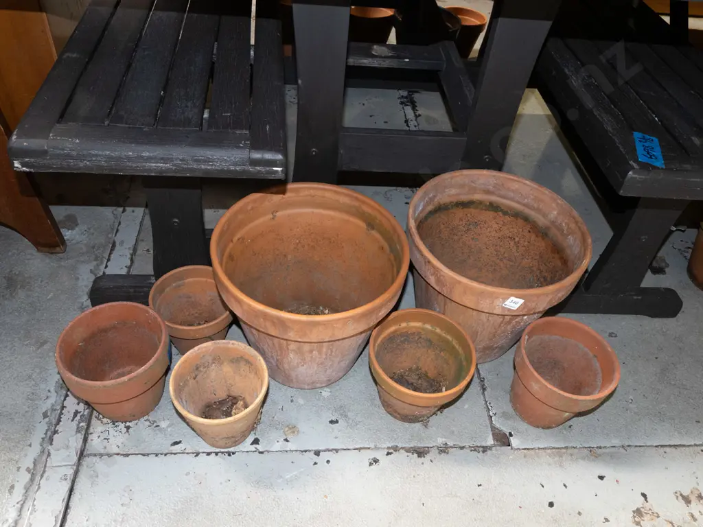 8x terracotta planters Image 1++