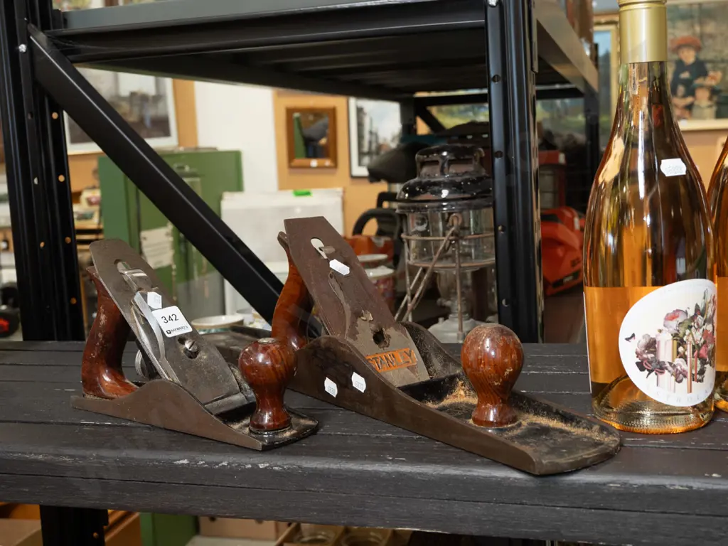 2x hand planes - Stanley No 7 and 1 other Image 1++