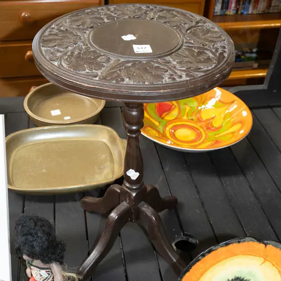 chip carved wine table H460