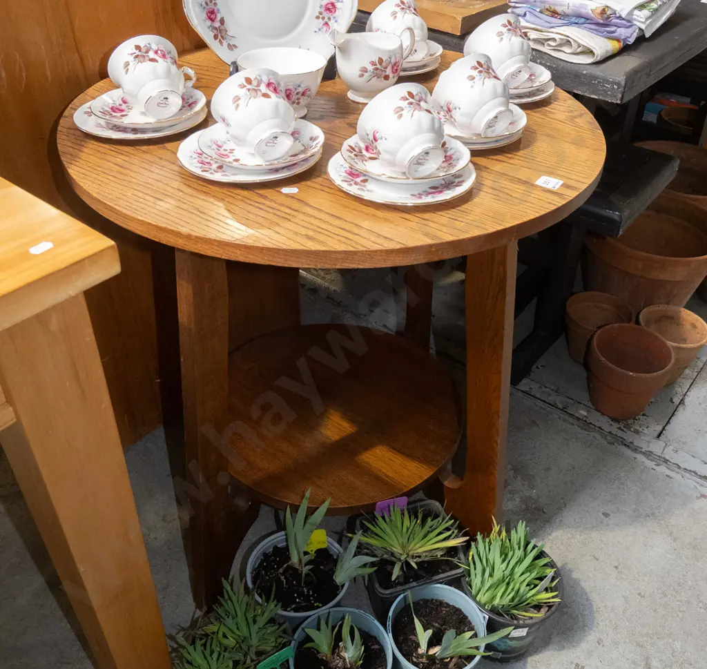 oak circular 2 tier lamp table - crack to top H700 Diam670 Image 1++
