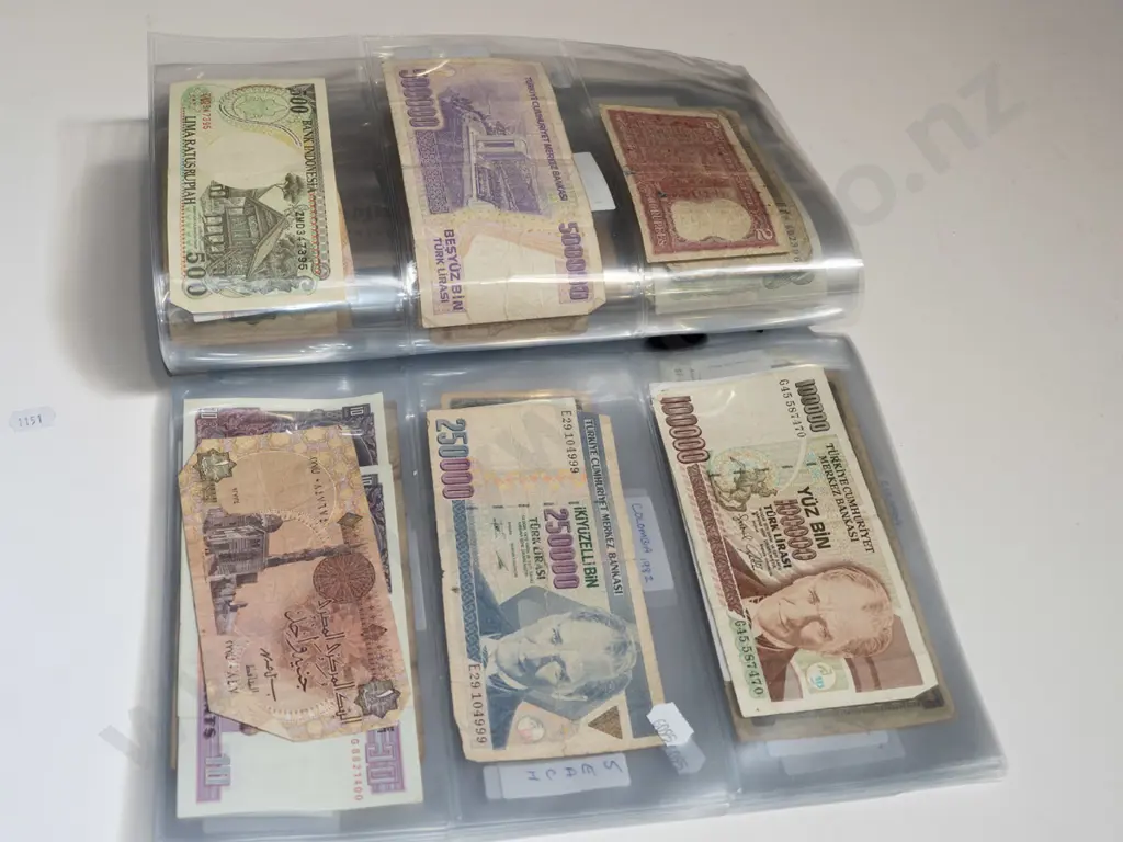 assorted banknotes Image 1++