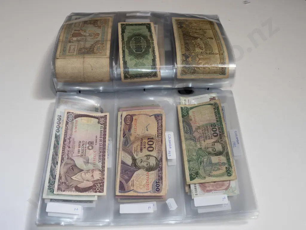 assorted banknotes Image 1++
