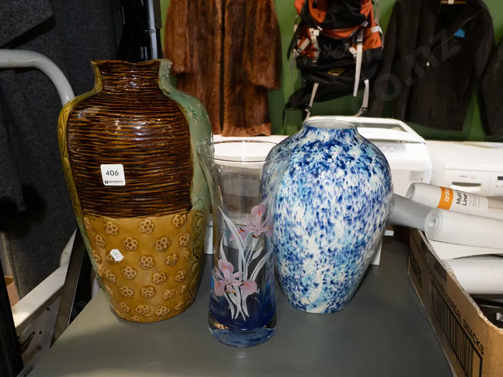 3x vases Tallest H360 Image 1++