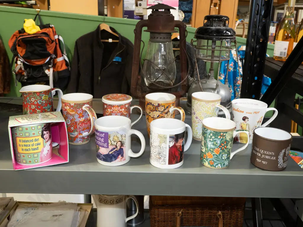 coffee cups, milk jug Image 1++