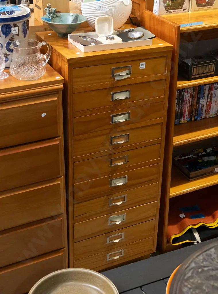 solid pine 10 drawer specimen chest H1140 W460 D370 Image 1++